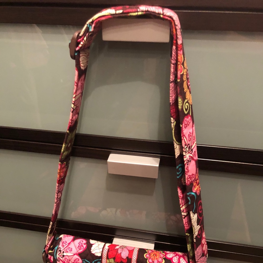 Vera Bradley purse in excellent used condition - Picture 4 of 7